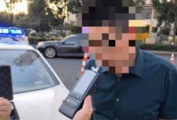 爆料新闻交警违法吗,爆料新闻引发社会关注